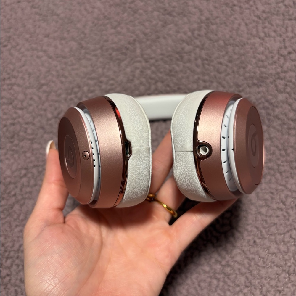 Beats by Dr. Dre Solo3 Rose Gold - Picture 9 of 13